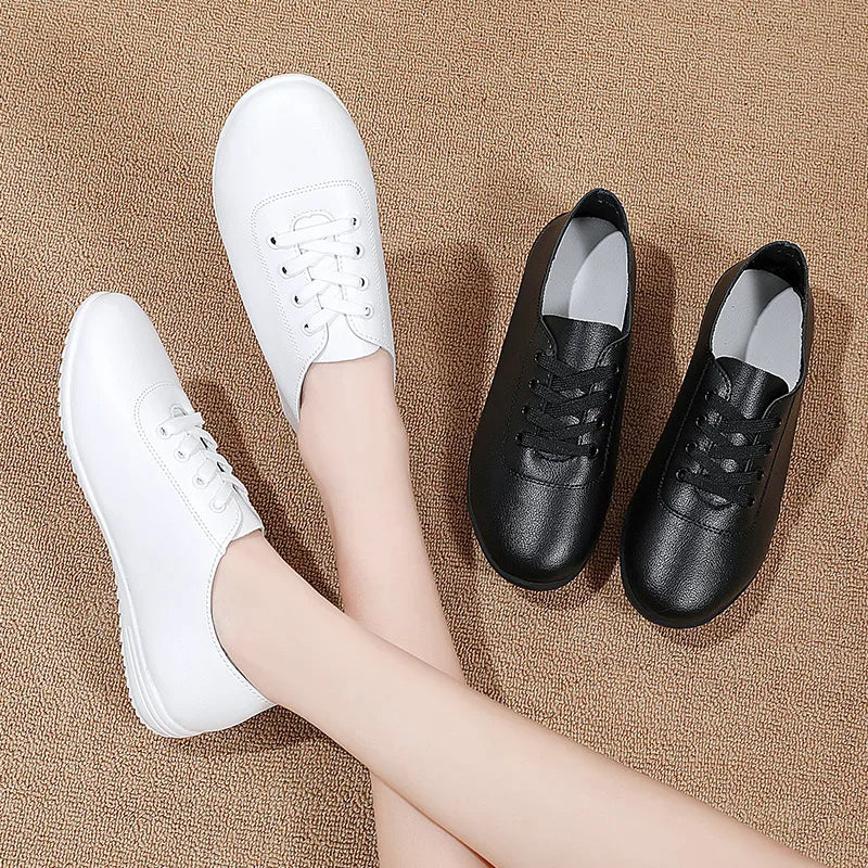 Black and White Small Leather Versatile Sports Shoes with Soft Sole