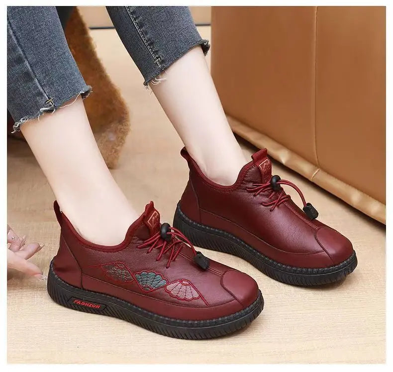 New Genuine Leather Soft Sole Sneakers for Autumn/Winter