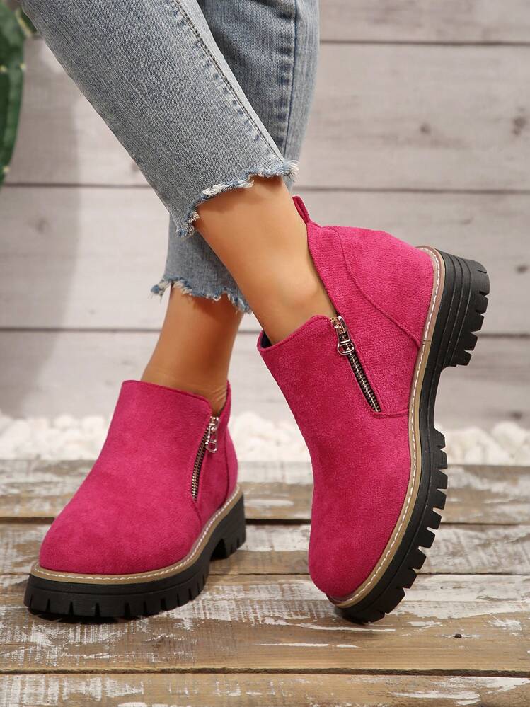 Women’s Classic Round-Toe Zippered Ankle Boots