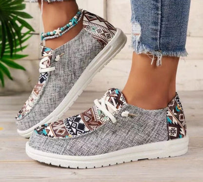 Women's Casual Shoes with Ethnic Pattern in Canvas