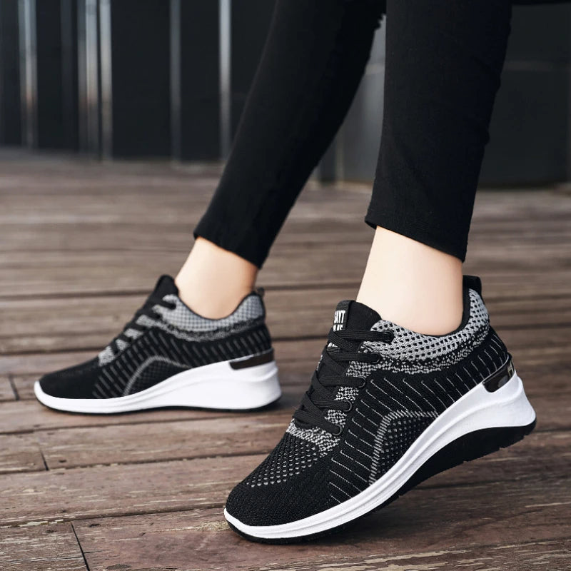 ULTRA-LIGHTWEIGHT WOMEN'S SPORTS SHOES