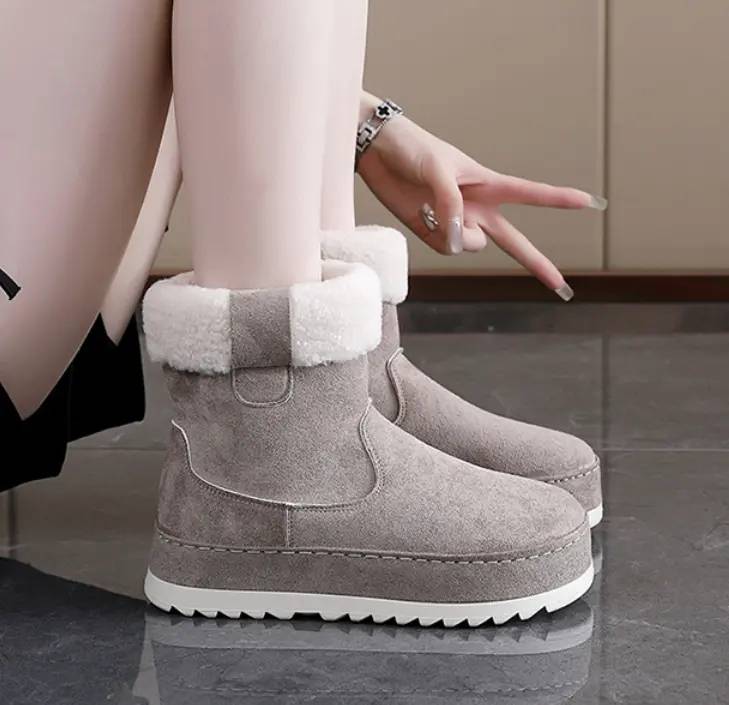 Women’s Plush-Lined Thick-Sole Winter Ankle Snow Boots