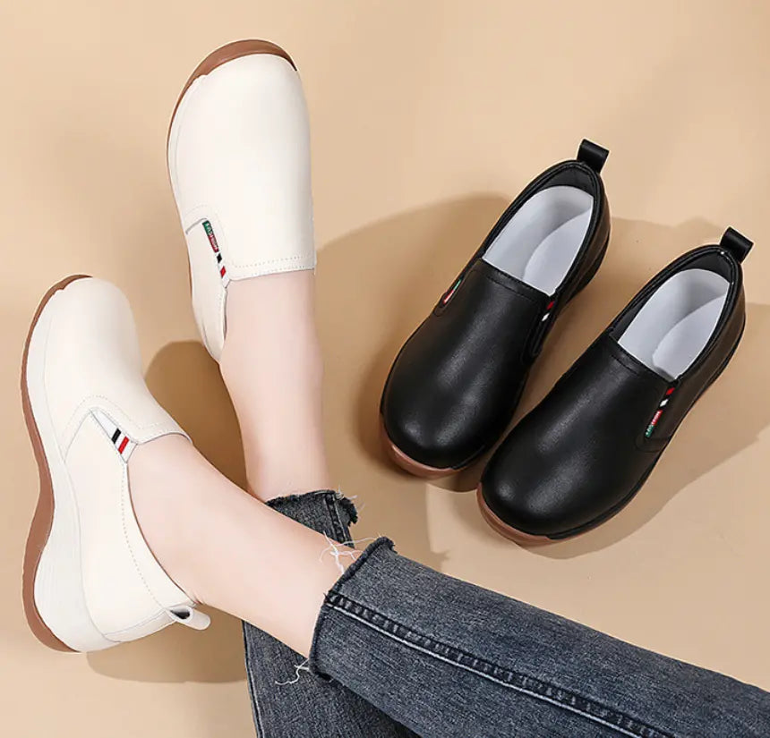 Women’s Fashion Thick Soles Leather Shoes