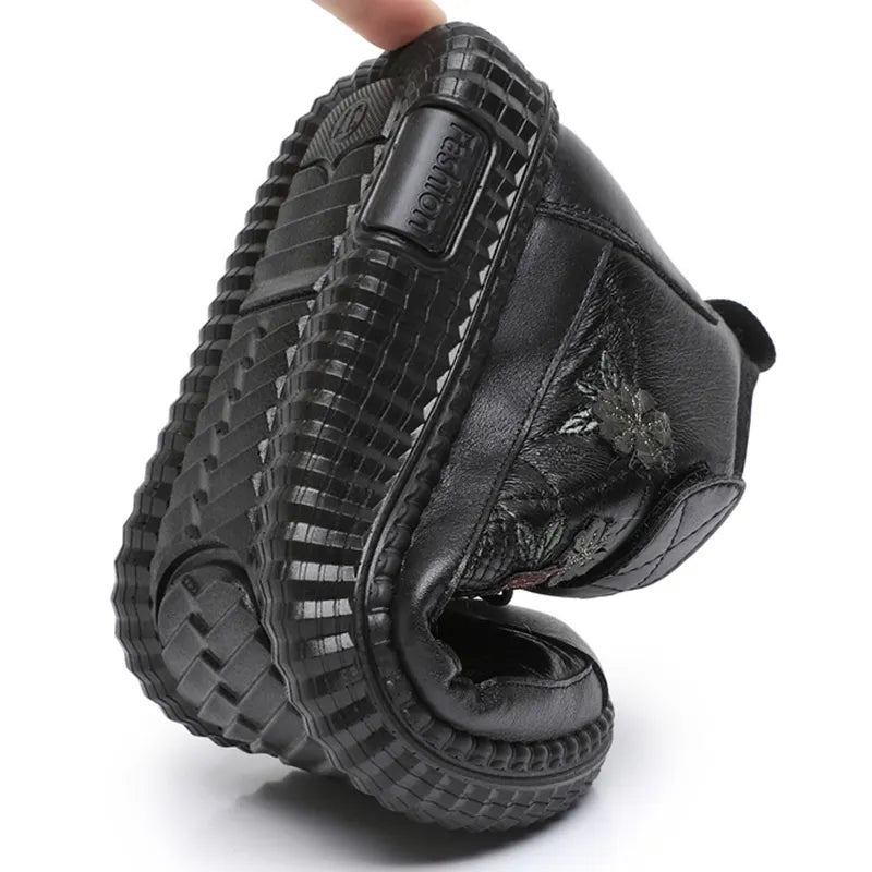 Women’s Winter Fleece-Lined Leather Comfort Shoes