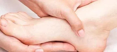 Women’s Metallic Chain Trim Comfort Loafer Flats