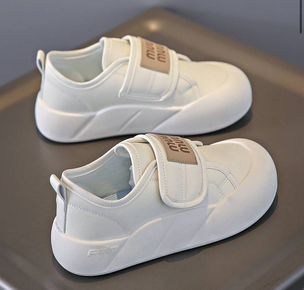 Women thick sole casual shoes