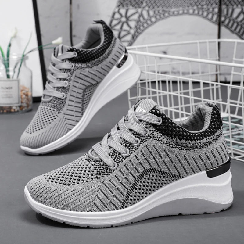 ULTRA-LIGHTWEIGHT WOMEN'S SPORTS SHOES