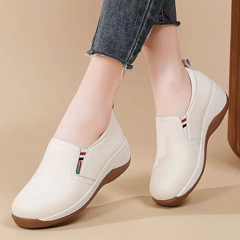 Women’s Fashion Thick Soles Leather Shoes