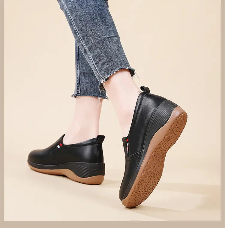 Women’s Fashion Thick Soles Leather Shoes