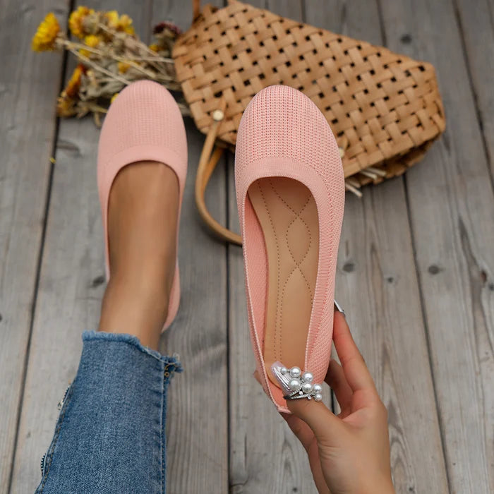 Lightweight Square-Toe V-Cut Flats