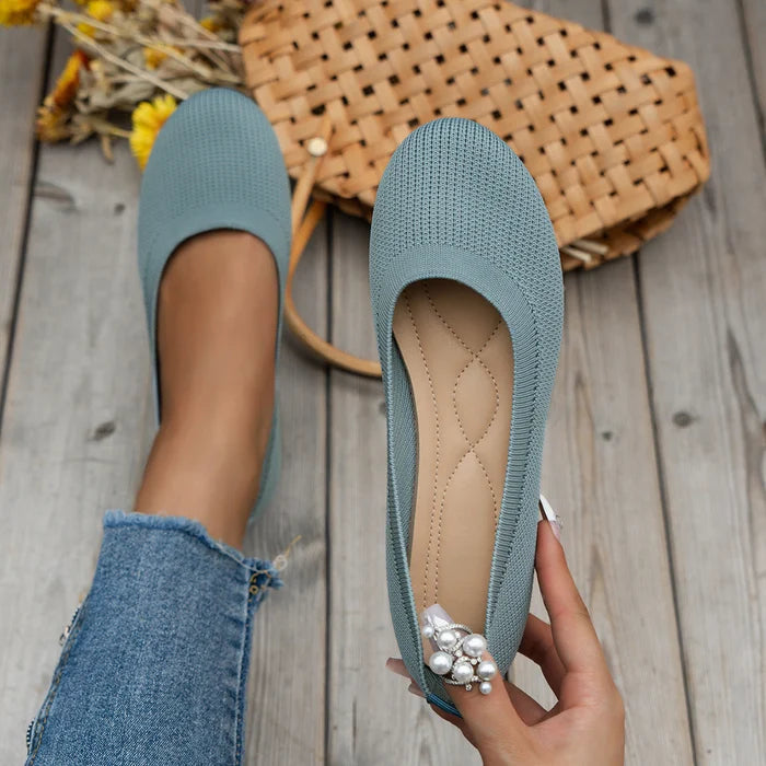 Lightweight Square-Toe V-Cut Flats