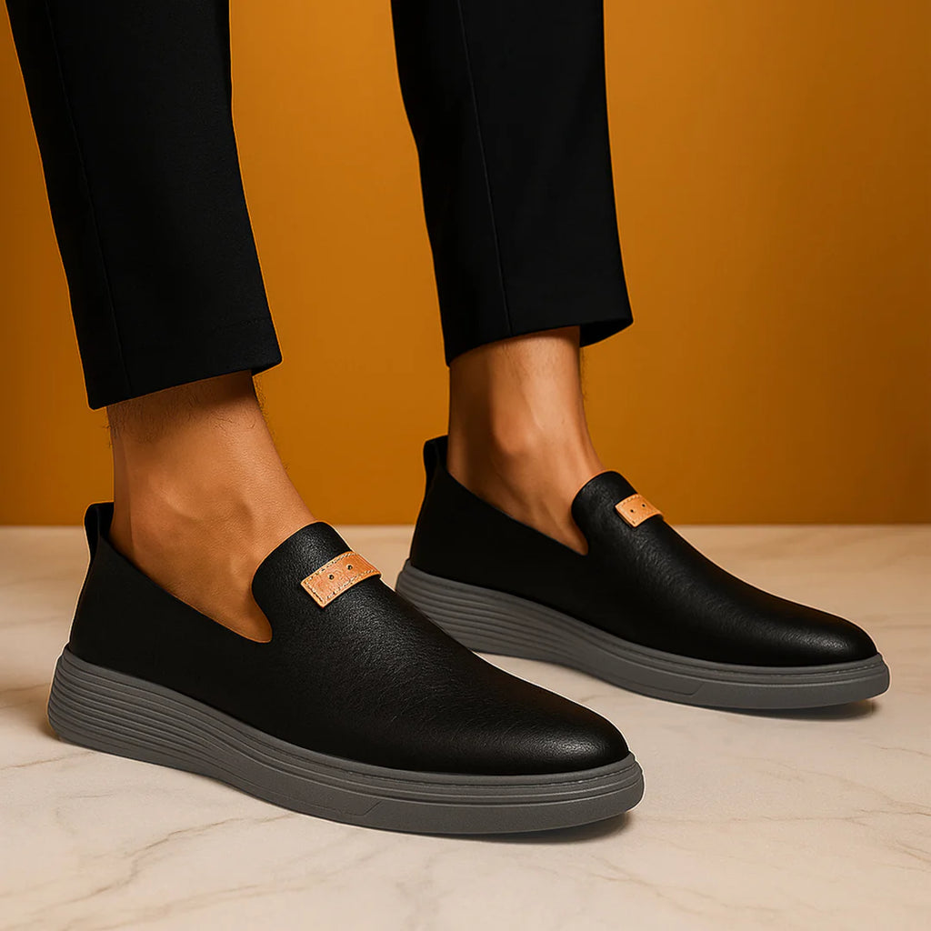 Seam-Minimal Cushioned Slip-On Everyday Shoes