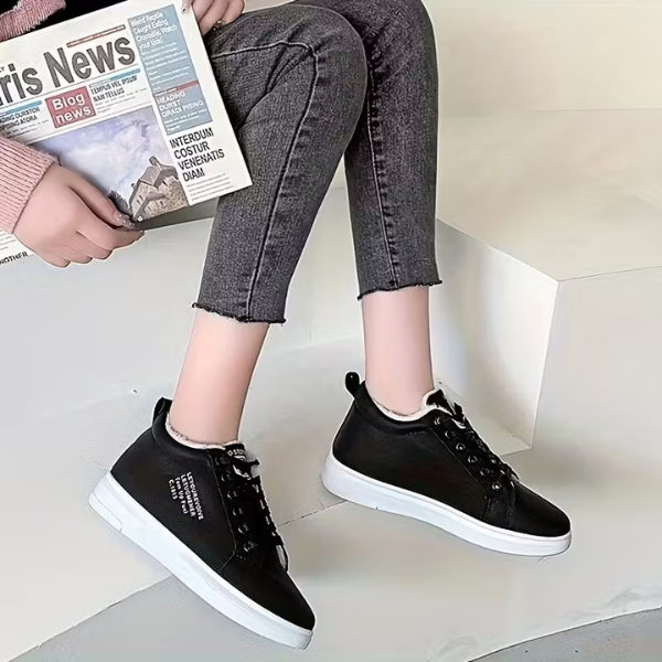 Women’s Plush Lined Winter Lace-Up Trainers