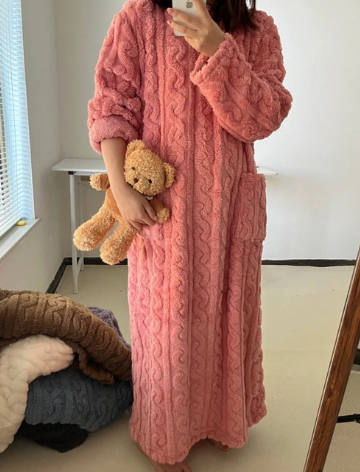 Women’s Coral Velvet Jacquard Nightgown with Pockets