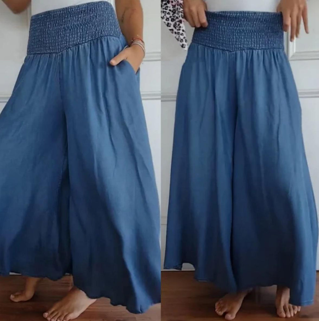 Women's fashionable wide-legged jeans with a high waist and pockets