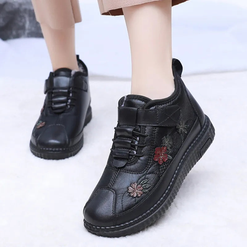 Women’s Winter Fleece-Lined Leather Comfort Shoes