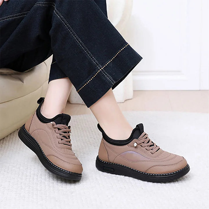 Women's winter shoes with soft sole and plush lining