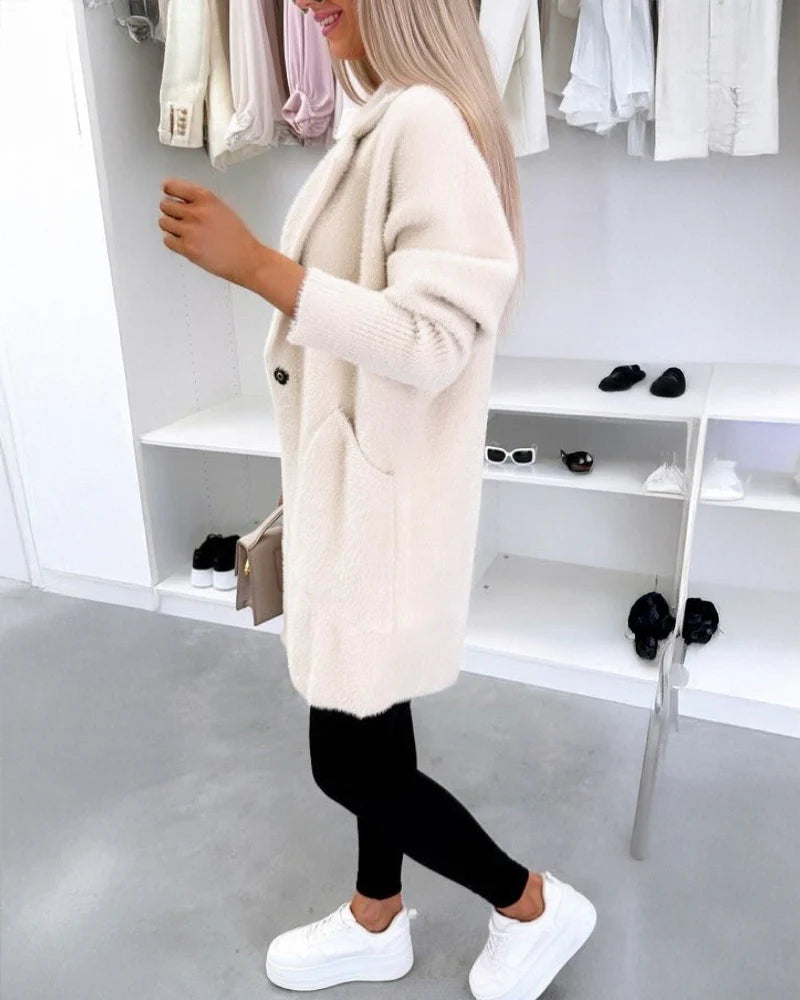 Women's  Casual coat with a collar, long sleeves, button closure and pockets