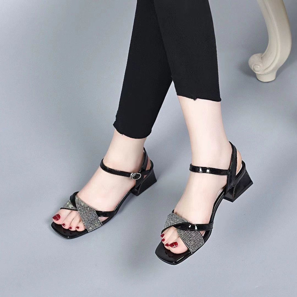 Summer 2025, retro low-heeled sandals