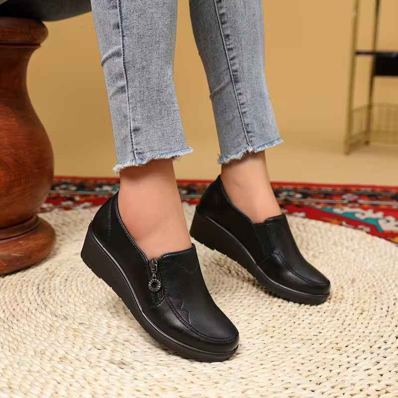 Women’s Embroidered Side-Zip Comfort Loafers