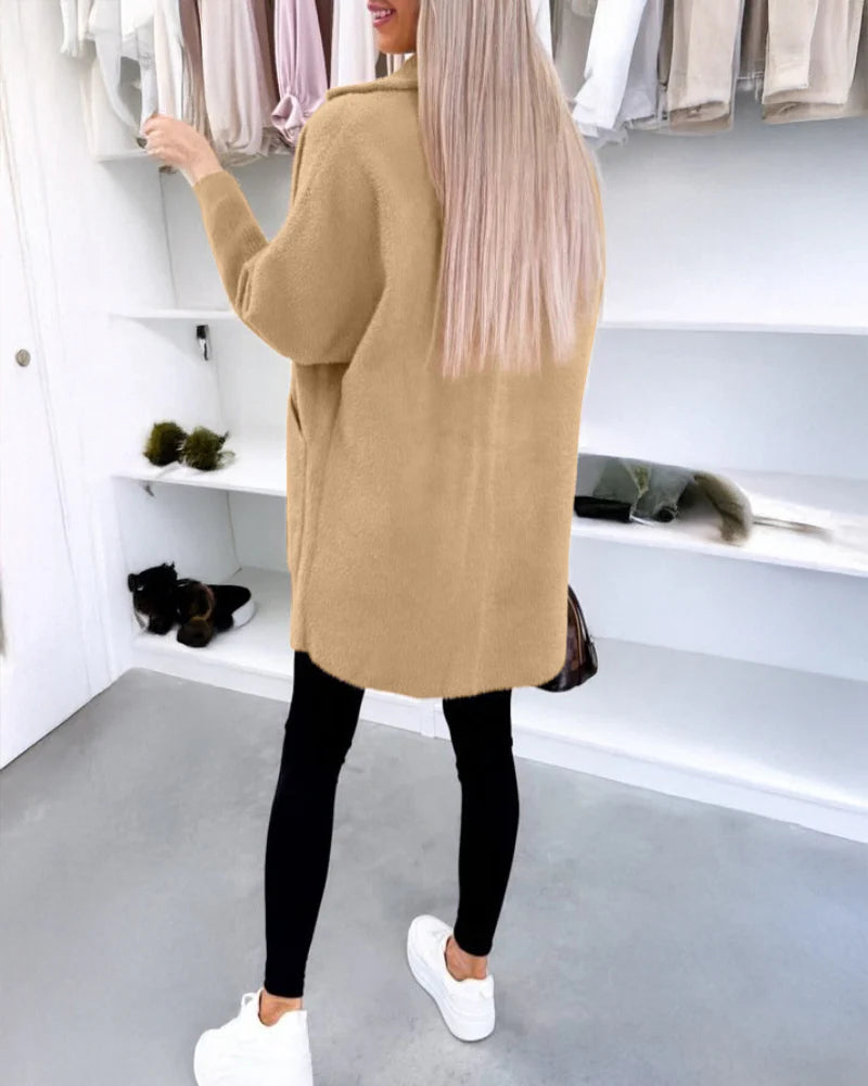 Women's  Casual coat with a collar, long sleeves, button closure and pockets