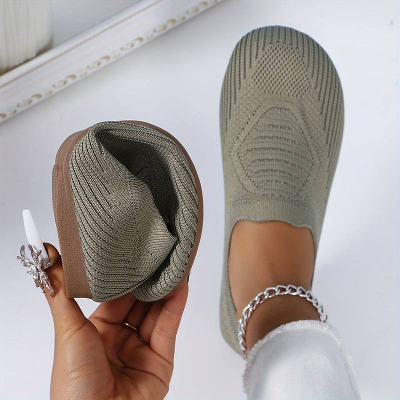 Women’s Woven Round-Toe Slip-On Flat Shoes