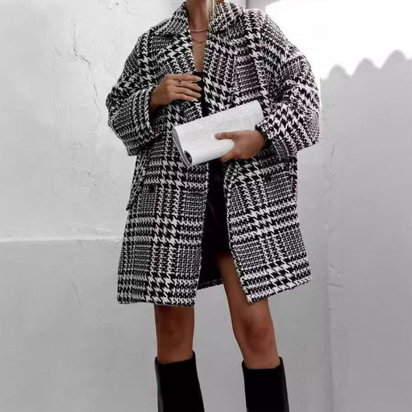 Classic checkered women's jacket with loose hanging pattern