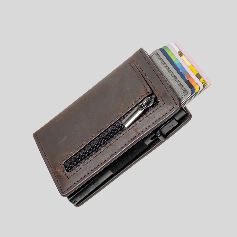 Men’s Slim Leather & Carbon Fibre Anti-Theft Wallet