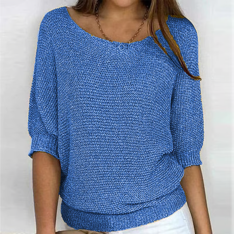 Solid colour sweater with a round neckline and 3/4 sleeves