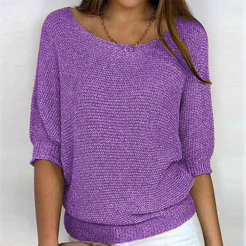 Solid colour sweater with a round neckline and 3/4 sleeves